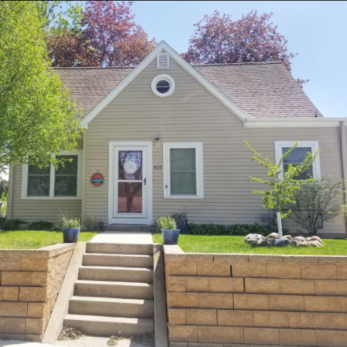 Anchor's Edge Airbnb Clear Lake Iowa